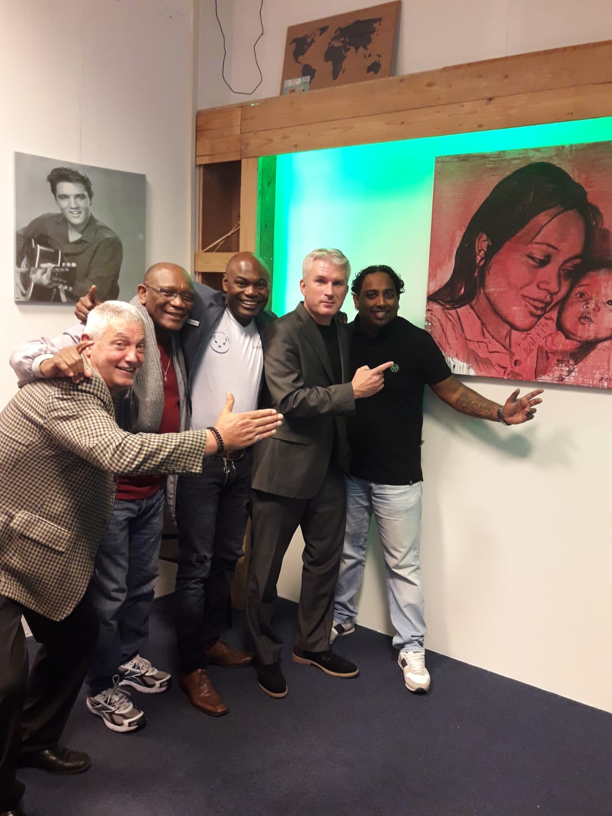 Van links naar rechts: Peter Desuis, ?, Brain van Leeuwen, Victor Laurentius en Dylan Bandhoe tijdens de officiële kennismakingsdag 2019. 